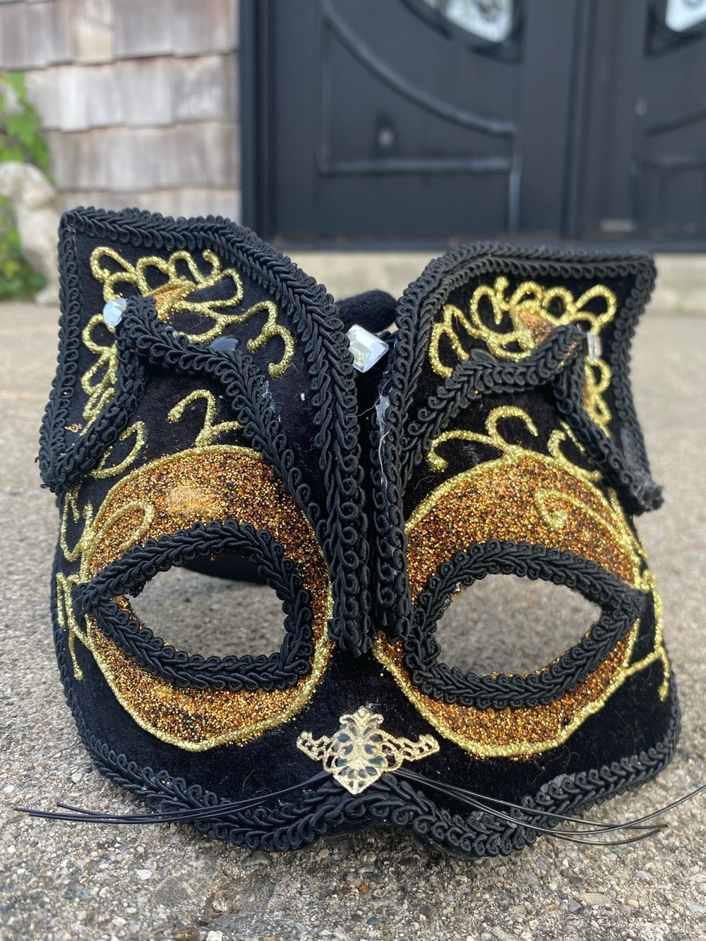 Black and Gold Glitter Cat Masquerade Mask headband attachment
